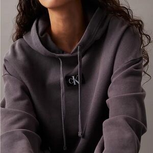 Calvin Klein Women’s Medium Cropped Gray Hoodie